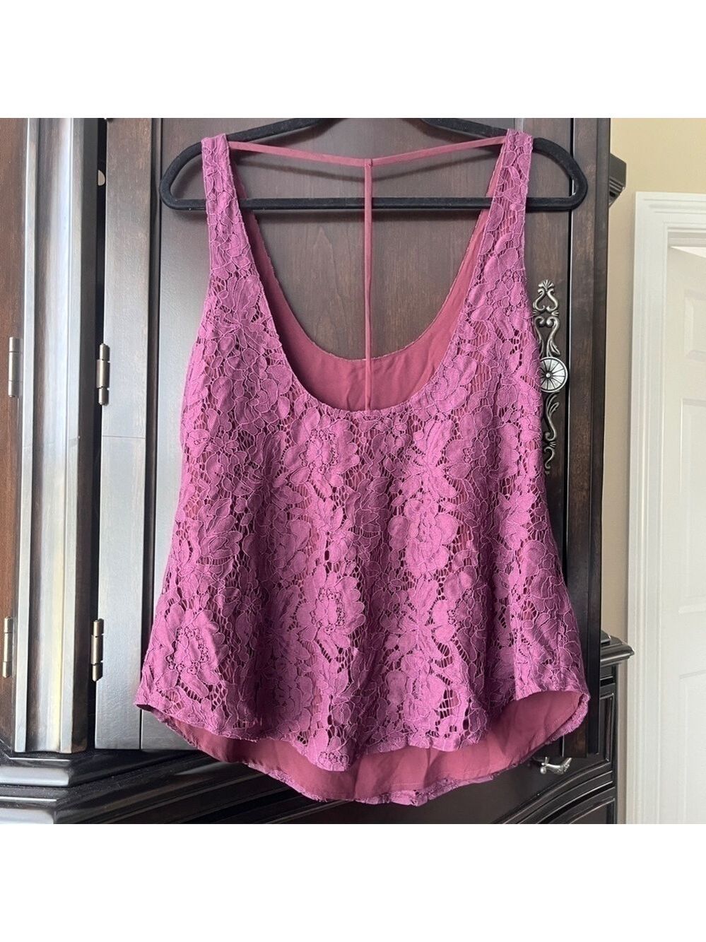 NWT Chaser Vintage Lace T-Strap Back Tank Top, Fig, Medium - Picture 3 of 5